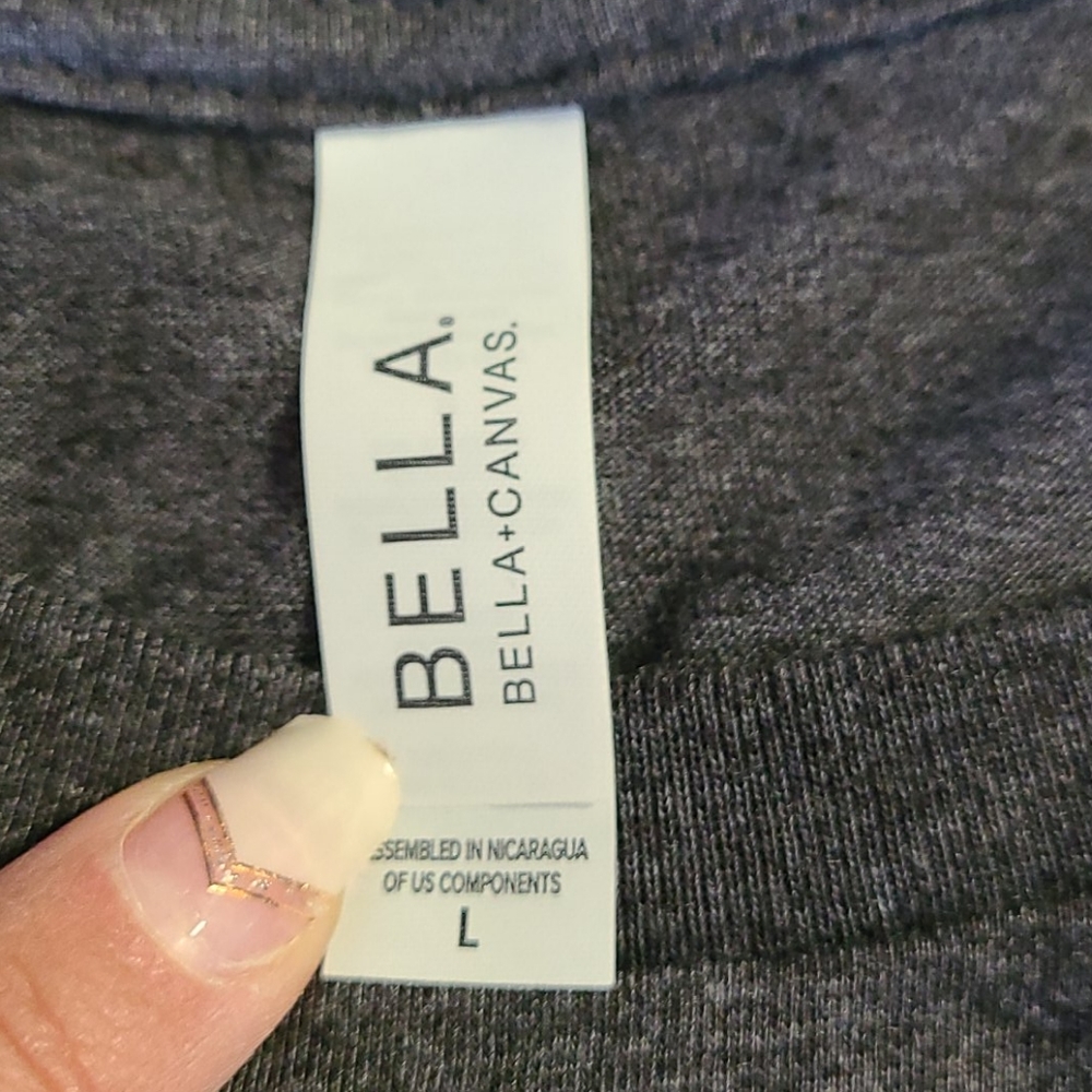 B1G1 Free Bella Gray T-shirt NWOT - Picture 3 of 3